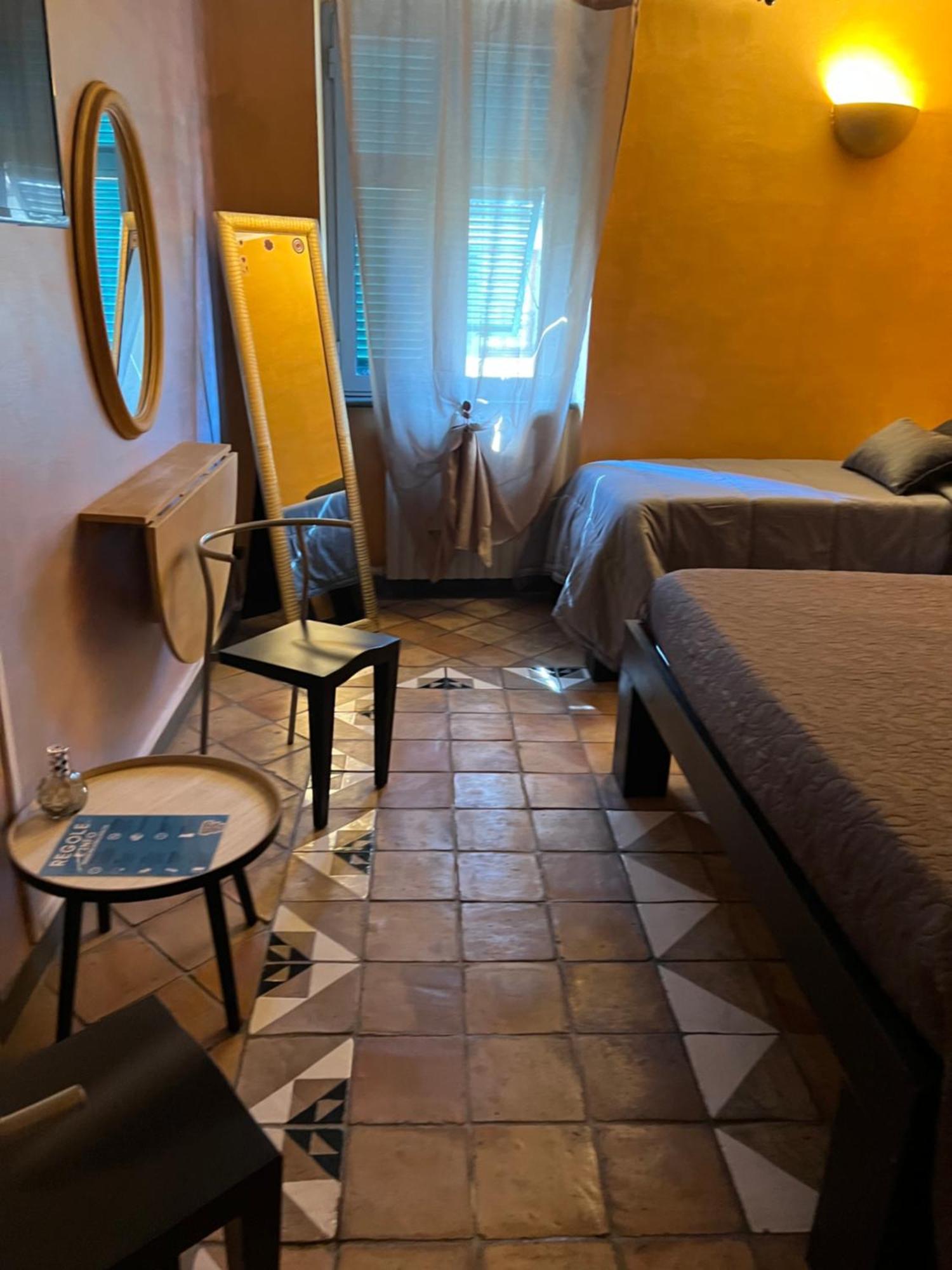 Marieta Rooms Sarzana Exterior foto